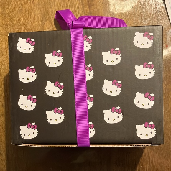 🎀Hello Kitty Halloween hand painted salt & pepper shakers set NWT - Picture 6 of 9